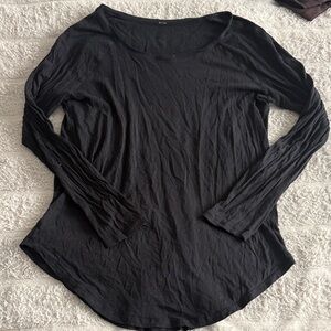 Lululemon long sleeve tee